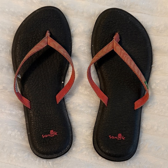 Sanuk Black and Red Sandals - Picture 1 of 4
